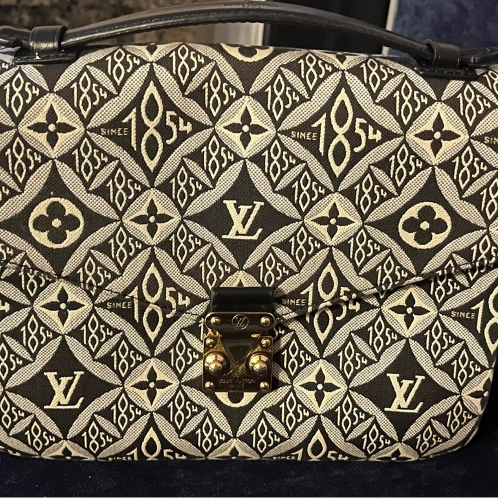 Louis Vuitton 1854 Pochette Métis